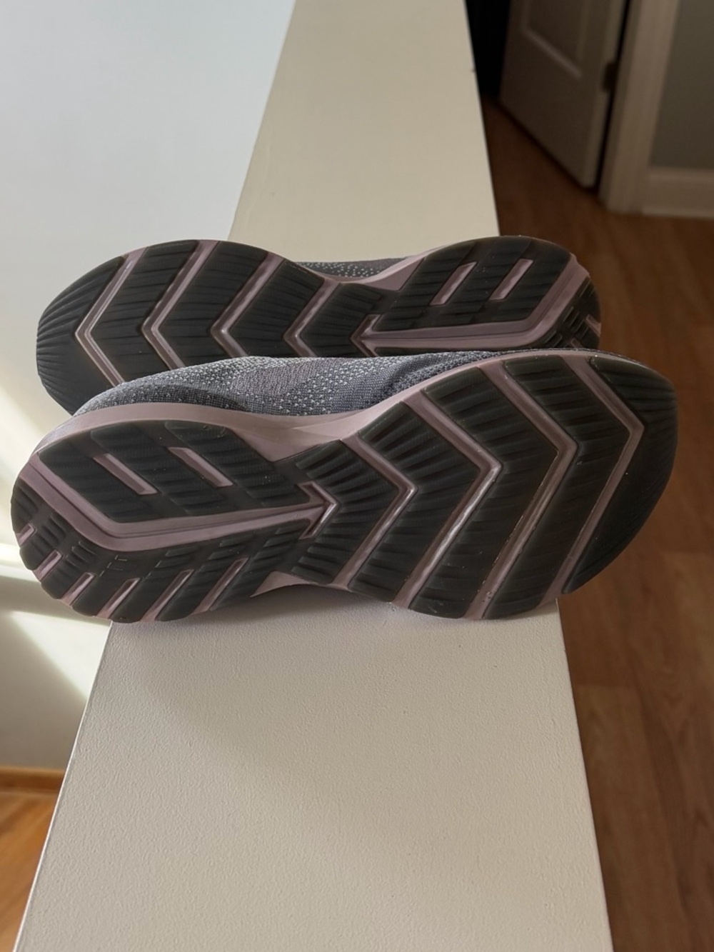 “BROOKS”(DNA,AMP levitate 2)shoes for women.Size-9,color-gray/purple.💜 - Picture 9 of 12